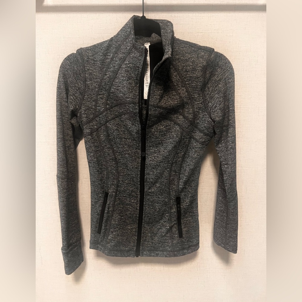 Perfect grey & black Lululemon workout 🏋️‍♂️zip up (4)